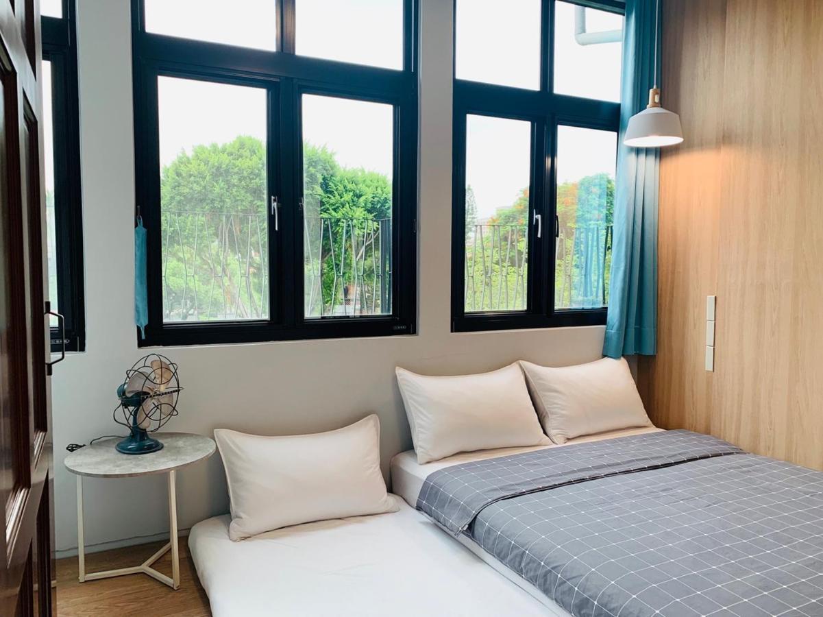 Oyaji Guesthouse-依人數床位數計價開放房型 Тайнань Экстерьер фото