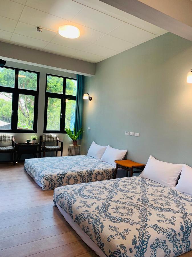 Oyaji Guesthouse-依人數床位數計價開放房型 Тайнань Экстерьер фото