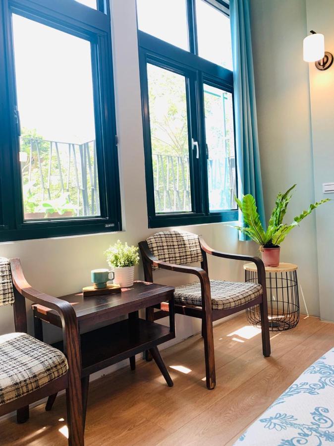Oyaji Guesthouse-依人數床位數計價開放房型 Тайнань Экстерьер фото