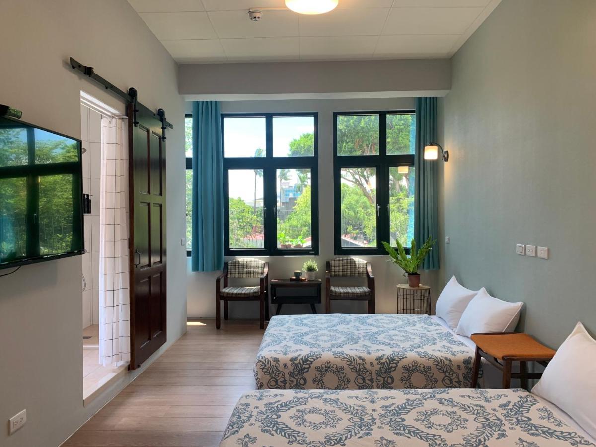 Oyaji Guesthouse-依人數床位數計價開放房型 Тайнань Экстерьер фото