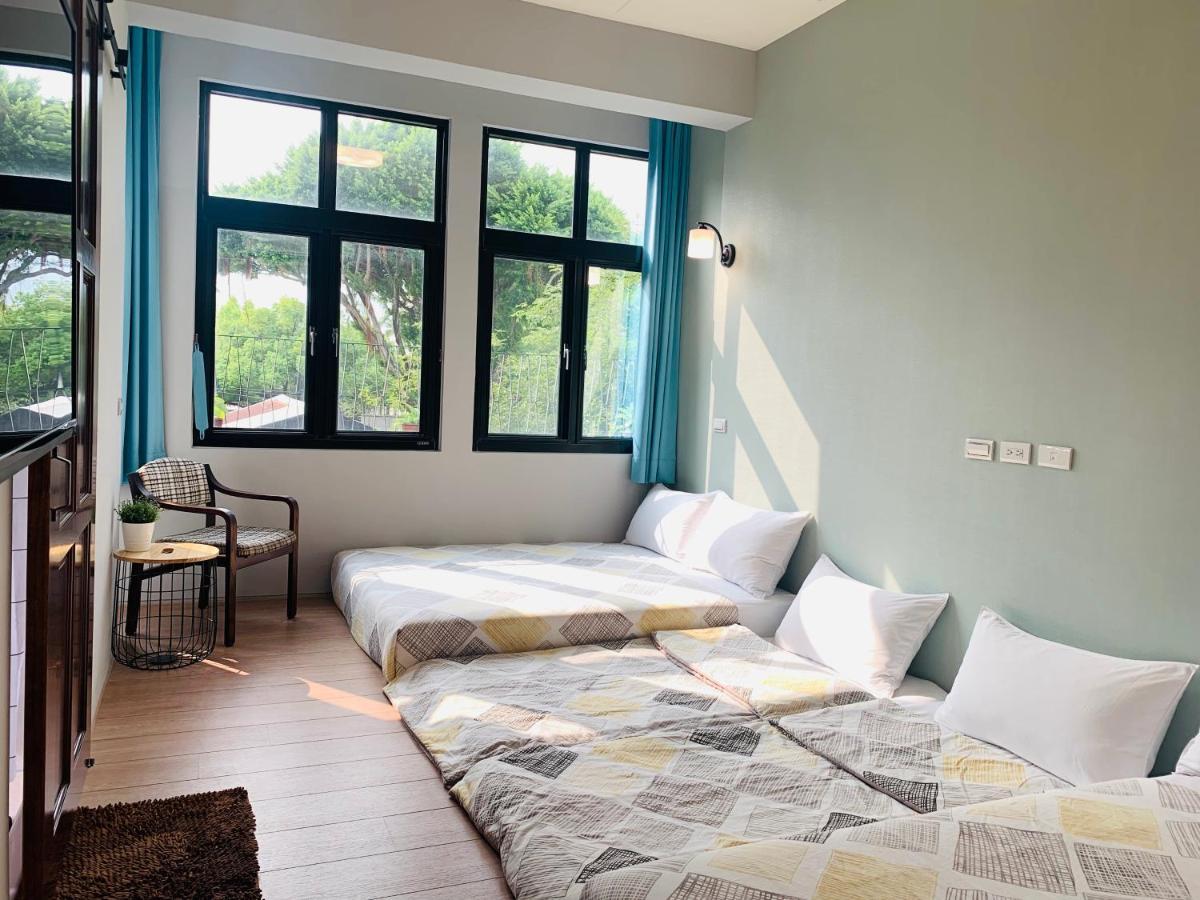 Oyaji Guesthouse-依人數床位數計價開放房型 Тайнань Экстерьер фото